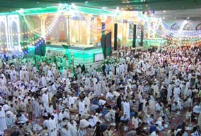 قراءة القرآن الكريم والدعاء والزيارة من أبرز معالم ليالي القدر في العتبتين