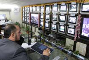 غرفة السيطرة المركزية في شعبة الاتصالات