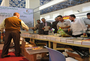 جانب من زائري جناح العتبة العباسية المقدسة