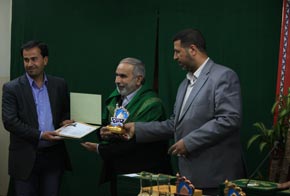 أحد الفائزين بالمسابقة