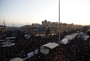 الحشود الزائرة في ساحة مابين الحرمين 