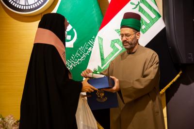 الطلبةُ المتخرّجون في كلّية التربية/ جامعة المثنّى يحتفون بتخرّجهم في رحاب العتبة العبّاسية المقدّسة