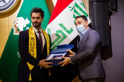الطلبةُ المتخرّجون في كلّية التربية/ جامعة المثنّى يحتفون بتخرّجهم في رحاب العتبة العبّاسية المقدّسة