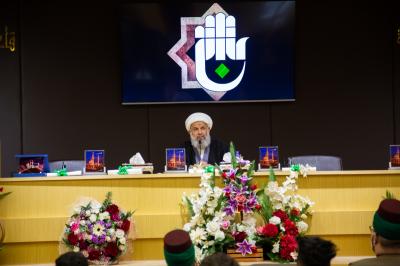 الطلبةُ المتخرّجون في كلّية التربية/ جامعة المثنّى يحتفون بتخرّجهم في رحاب العتبة العبّاسية المقدّسة