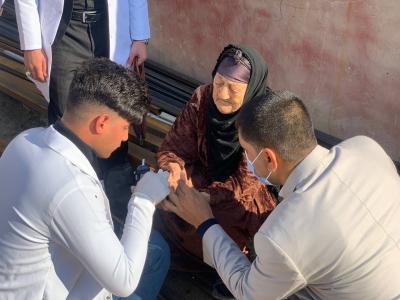 طلبةُ كلّية التمريض في جامعة العميد يُجرون جولةً للإرشاد والتحرّي الصحّي