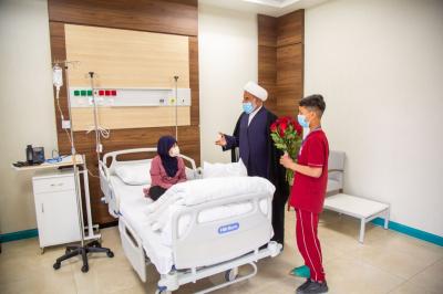 راسمين ابتسامةً وباعثين روح الأمل... أطفالُ (رحماء بينهم) يزورون أقرانهم في مؤسّسة وارث الدوليّة للأورام
