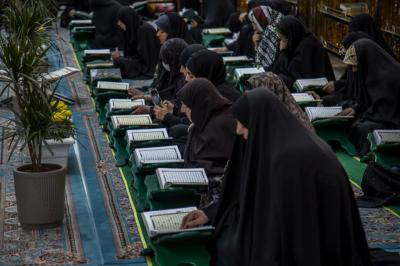 للنساء نصيبٌ وحضورٌ في الختمة القرآنيّة عند مرقد أبي الفضل العبّاس (عليه السلام)