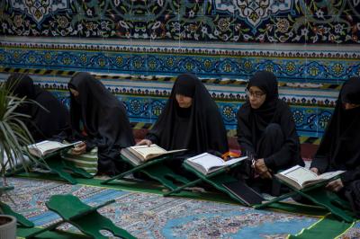 للنساء نصيبٌ وحضورٌ في الختمة القرآنيّة عند مرقد أبي الفضل العبّاس (عليه السلام)