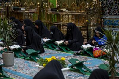 للنساء نصيبٌ وحضورٌ في الختمة القرآنيّة عند مرقد أبي الفضل العبّاس (عليه السلام)