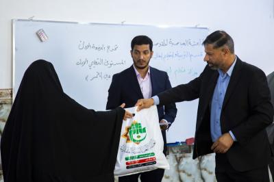 منهاجُ (نتعلّمُ لنَحيا) لمحو الأمّية يُكمل المرحلةَ الأساسيّة في أحد مراكزه 