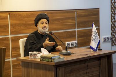 تثقيفيّ توعويّ.. أكثرُ من 40 أكاديميّاً وتربويّاً وطالباً جامعيّاً في ضيافة مُلتقى القمر الثقافيّ