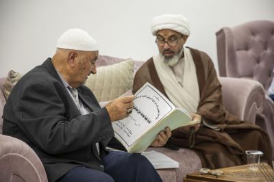 قسم الإعلام يكرم عدداً من الكتاب الرواد في مجلة صدى الروضتين