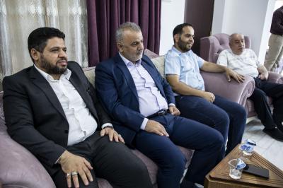 قسم الإعلام يكرم عدداً من الكتاب الرواد في مجلة صدى الروضتين