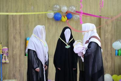 عرض مسرحي يبين كيفية استقبال السيدة زينب لأخيها العباس (عليها السلام) وقت ولادته 