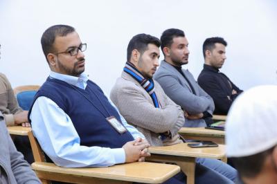 يتضمن البرنامج إرشادات مختصرة تُعنى بوسائل تطوير العمل