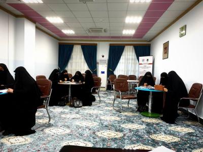الورشة التي أُقيمَت على قاعة مركز الثّقافة الأسريّة