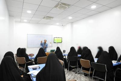 جانب من الورشة المقدمة للملاكات التربوية 
