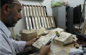 الانتهاء من تركيب قواعد الشباك والمباشرة بتركيب الوردات على الهيكل الخشبي لشباك ضريح أبي الفضل العباس(عليه السلام)..
