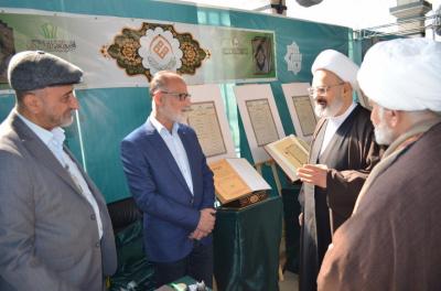 جانب من الحضور النخبوي والجماهيري لجناح المجمع
