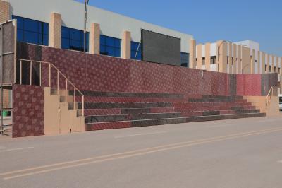 صور من آخرالاستعدادات لإقامة حفل تخرّج الطالبات الجامعيّات دفعة (بَنات الكَفيل)