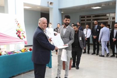 العتبة العباسية تكرم ملاكات مجموعة العميد التعليميّة بمناسبة عيد المعلّم