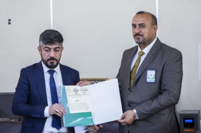 تكريم المشاركين في الندوة