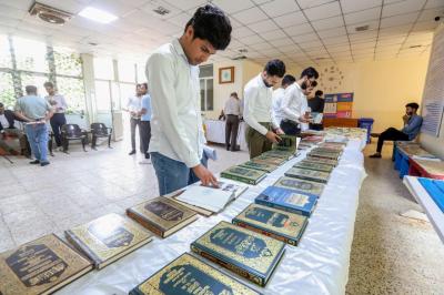 أشاد الحاضرون بفكرةِ المعرضِ ومحتوياته