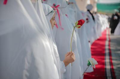 للمشاركة في فعاليات الورود الفاطمية بيومها الثاني.. بدء توافد الطالبات الى مجمّع الشيخ الكليني