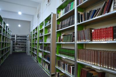 يعمل القسم خلال جولاته المتعدّدة إلى المؤسّسات والمكتبات على تزويدها بالإصدارات المعرفية 