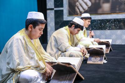 تضمن المجلس فقراتٌ وفعّاليات أُخَر من الأسئلة والمعلومات القرآنية