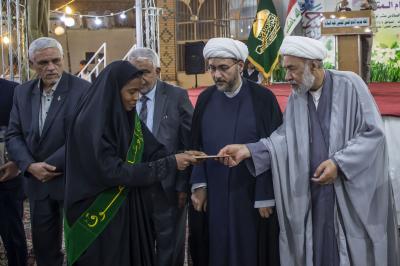جانب من حفل توزيع الهدايا على الايتام