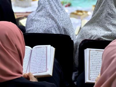 اشتمل الحفل على مجموعة من الفقرات الشعرية وإلقاء القصائد وألاناشيد بحق الإمام الحسن المجتبى (عليه السلام)