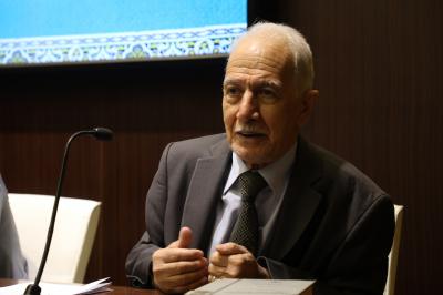 قسم شؤون المعارف ينظّم ندوةً حول إعداد فهارس النصوص المحقّقة