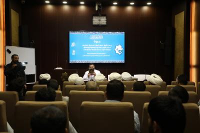 قسم شؤون المعارف ينظّم ندوةً حول إعداد فهارس النصوص المحقّقة