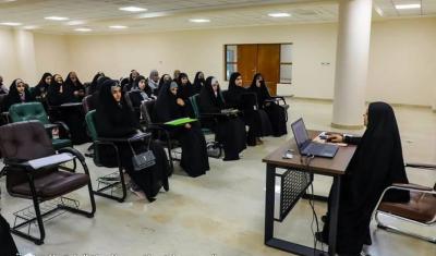 تناولت المحاضرة محاور ومفاهيم عديدة ضمن موضوع نشر ثقافة السلام لدى الأطفال