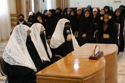 معهد القرآن الكريم النسوي ينظم المسابقة الفرقية لطالباته في النجف الأشرف