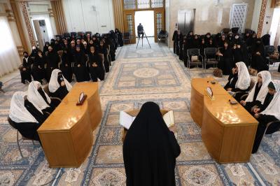 معهد القرآن الكريم النسوي ينظم المسابقة الفرقية لطالباته في النجف الأشرف