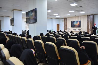 مركز الثقافة الأسرية يقدم محاضرة تثقيفية حول تمكين المرأة من مواجهة التحديات