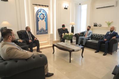 في بغداد.. قسم العلاقات يُنهي توزيع دعوات الحضور لحفل تخرّج طلبة الجامعات والمعاهد العراقيّة