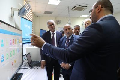 زيارة محافظ كربلاء ورئيس جامعة كربلاء الى معرض جامعة الكفيل
