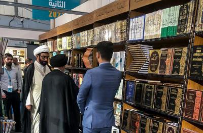 جناحُ العتبة العبّاسية يشهدُ إقبالاً متنوّعاً في معرض النجفِ الدوليّ للكتاب