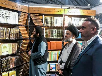 جناحُ العتبة العبّاسية يشهدُ إقبالاً متنوّعاً في معرض النجفِ الدوليّ للكتاب