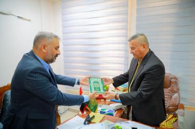 قسم المعارف يزوّد مكتبات النجف الأشرف بإصداراته الجديدة
