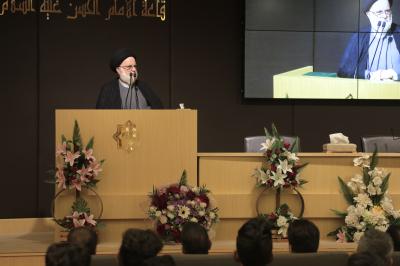 قسم العلاقات يحتفي بتخرّج طلبة كلية الإمام الكاظم (عليه السلام)