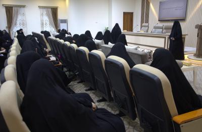 شعبة التوجيه الديني تنظم برنامجًا تطويريًا بعنوان (مفتاح البصيرة) للملاكات النسوية