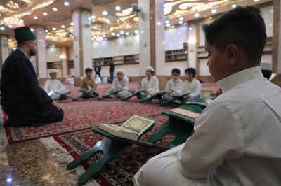 بالصور.. الدورات القرآنية الصيفية بيومها الأول تشهد حضوراً ملفتًا للأطفال