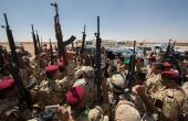فرقة العباس(عليه السلام) القتالية تنفّذ واجبات استطلاعية على الحدود الغربية لمحافظة كربلاء المقدسة، والعتبة العباسية المقدسة تقدّم الدعم اللوجستي للقطعات العسكرية المنتشرة هناك.. (تقرير مصور)