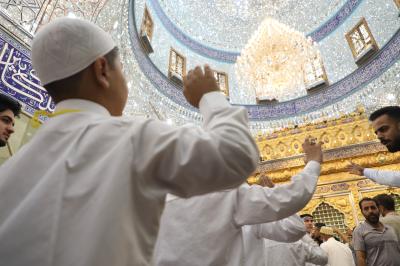 لطلبة الدورات الصيفية.. المجمع العلمي ينظم زيارة لمرقد أبي الفضل العباس (عليه السلام)