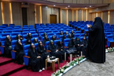 مجموعة العميد التعليمية (للبنات) تعقد اجتماعاً مع الملاكات المنفذة لبرنامج (محطات صيفية)
