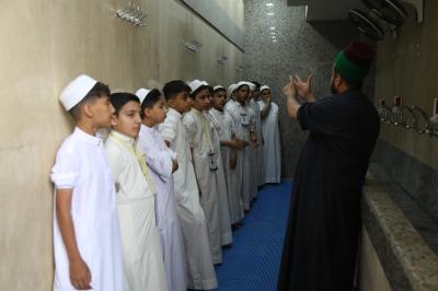 الى جانب النظرية.. دروس عملية يقدمها المجمع العلمي لطلبة الدورات القرآنية الصيفية